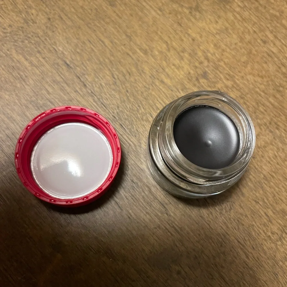 FMG Glimmer gel, eyeliner, color tornado black matte NIB
